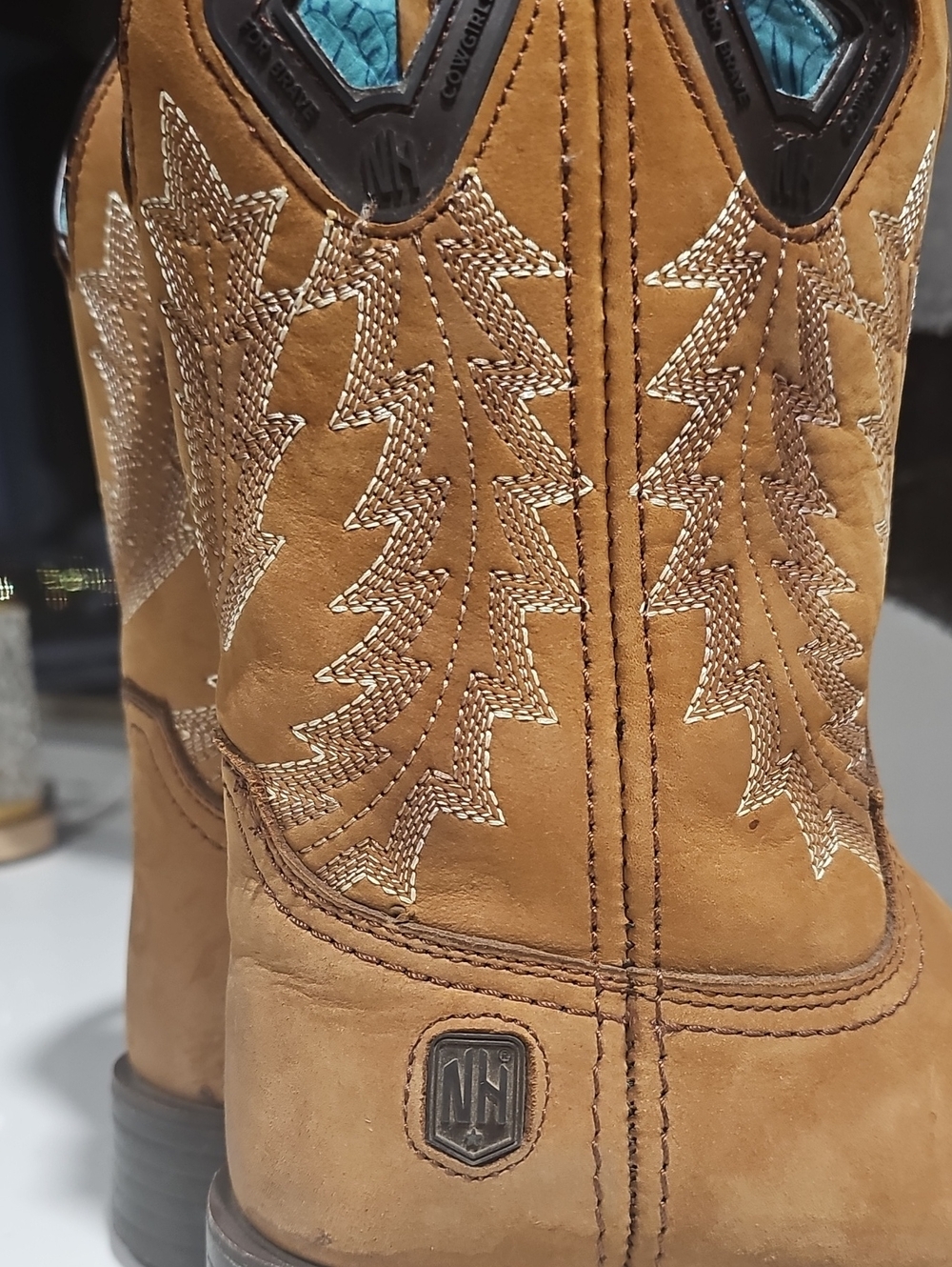 Tan Western Cowboy Boots with Turquoise Accents Women/Bigkids